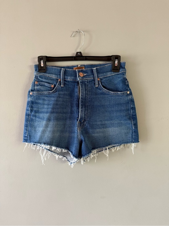 MOTHER Pants - MOTHER -the easy does it Frayed Hem Shorts - Blue